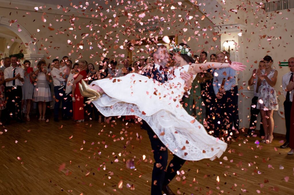 Wesele – pierwszy taniec pary młodej, fotograf ślubny Dominik Lichota